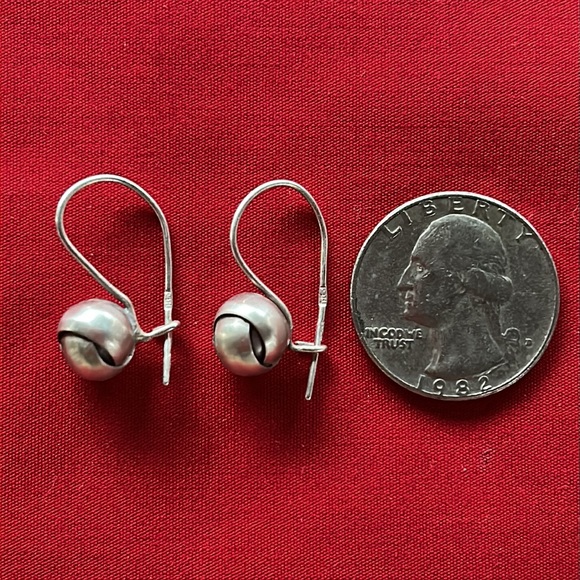Silver earrings - Picture 8 of 8